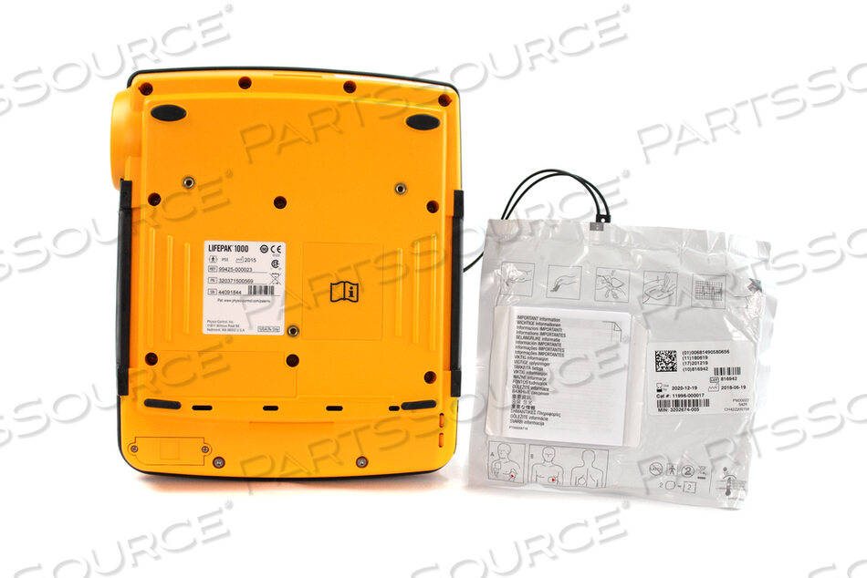 LIFEPAK 1000 GRAPHICAL DISPLAY W/CARRY CASE, BATTERY & ELECTRODES. by Physio-Control
